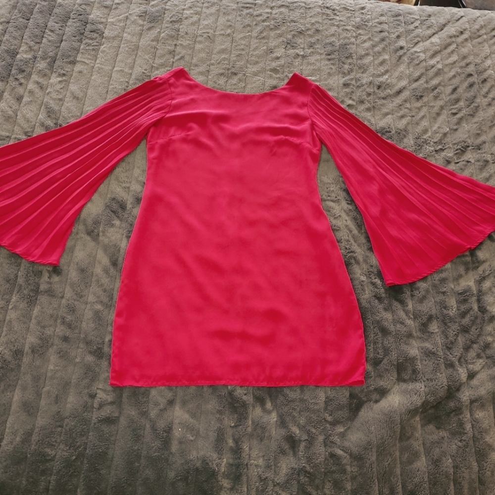 Gianni Bini long sleeve mini dress